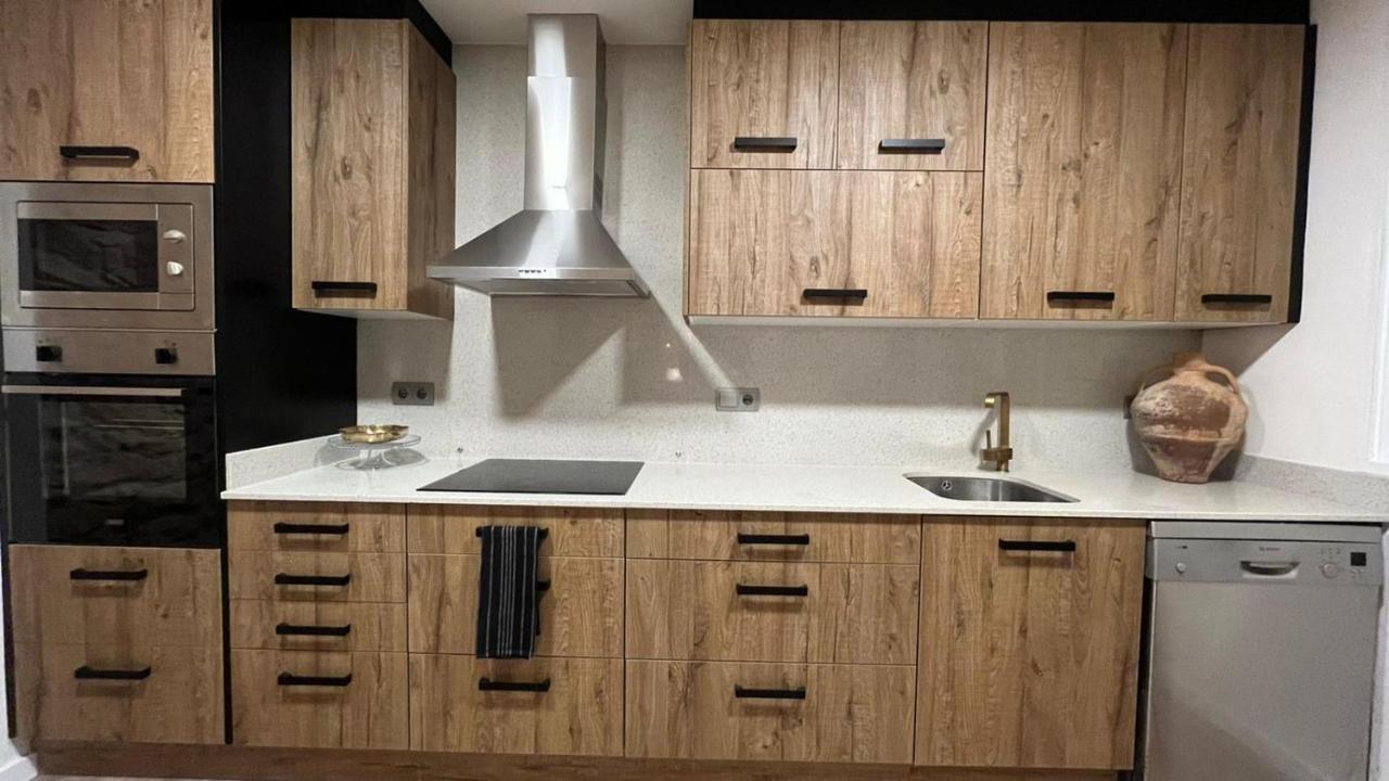 Arrels Apartaments Амполья Экстерьер фото